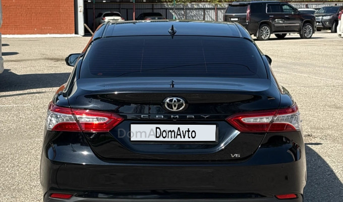 Toyota Camry 2019 года