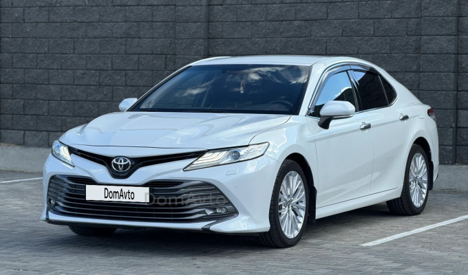 Toyota Camry 2018 года