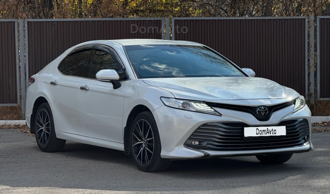 Toyota Camry 2021 года