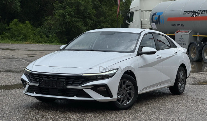 Hyundai Elantra 2025 года