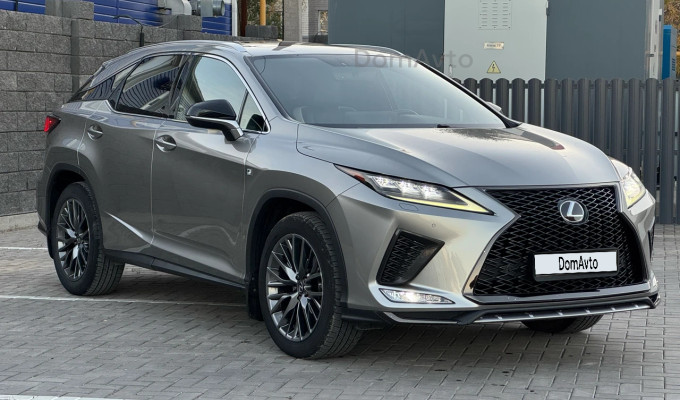 Lexus RX 2020 года