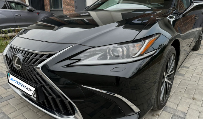 Lexus ES 2022 года
