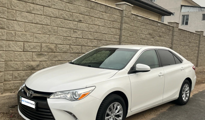 Toyota Camry 2016 года