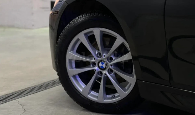 BMW 3 серия 2016 года