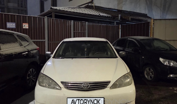 Toyota Camry 2005 года