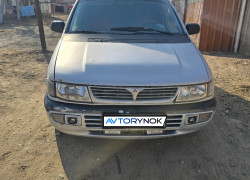 Mitsubishi Space Runner 1996 года
