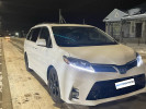 Toyota Sienna 2015 года