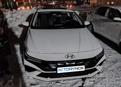 Hyundai Elantra 2024 года