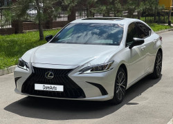 Lexus ES 2022 года