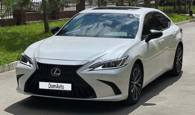 Lexus ES 2022 года