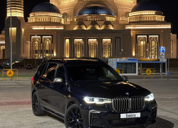 BMW X7 2020 года