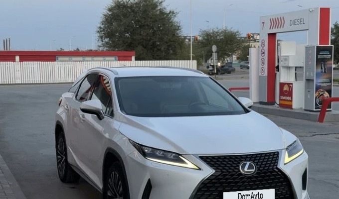 Lexus RX 2021 года