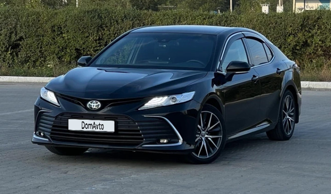 Toyota Camry 2021 года