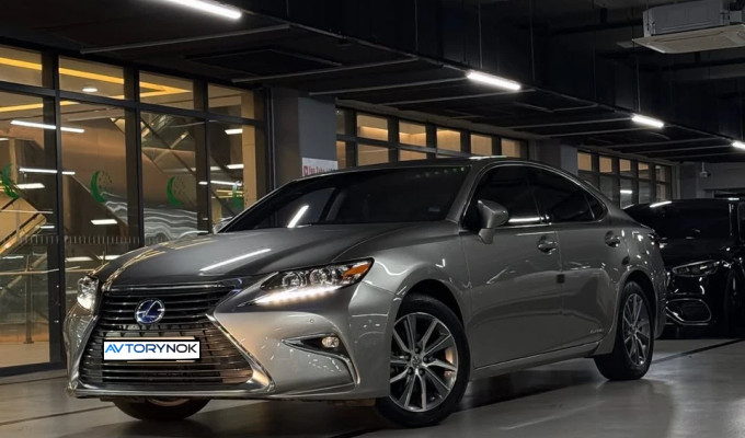 Lexus ES 2016 года