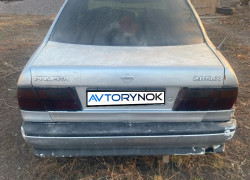 Nissan Primera 1992 года
