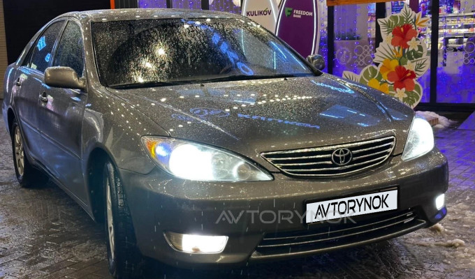 Toyota Camry 2004 года