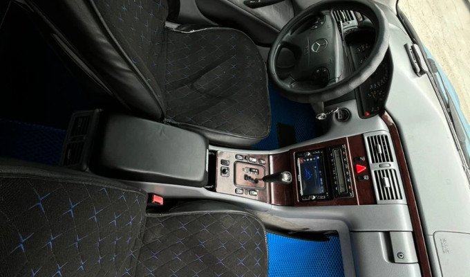 Mercedes-Benz E-Класс 1999 года
