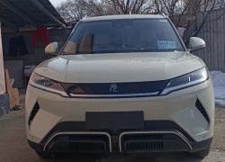 BYD Yuan Up 2024 года