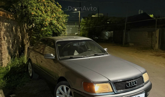 Audi 100 1992 года