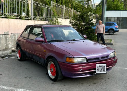 Mazda 323 1993 года