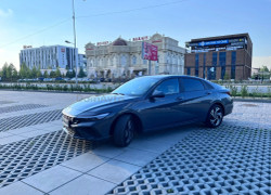 Hyundai Elantra 2023 года