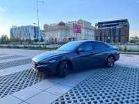 Hyundai Elantra 2023 года