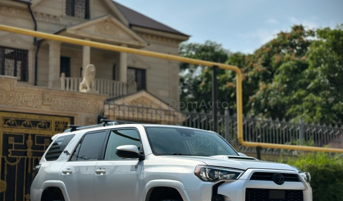 Toyota 4Runner 2021 года