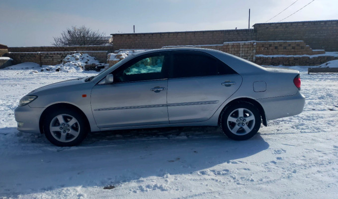Toyota Camry 2005 года