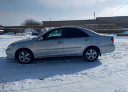 Toyota Camry 2005 года
