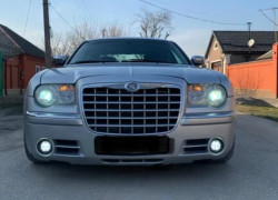 Chrysler 300C 2010 года