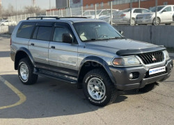 Mitsubishi Montero Sport 2000 года