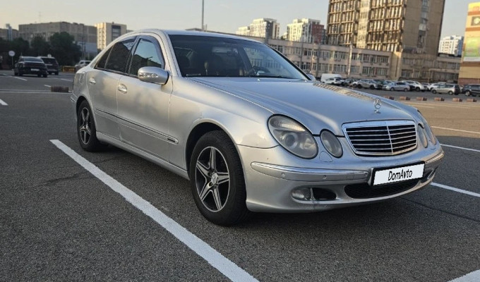 Mercedes-Benz E-Класс 2004 года