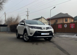 Toyota RAV4 2013 года