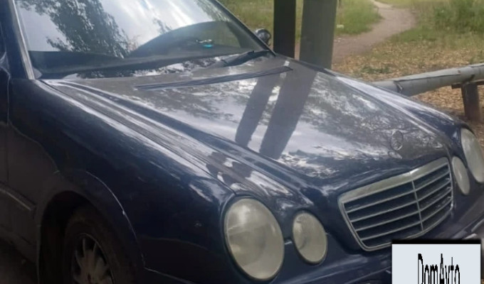 Mercedes-Benz E-Класс 2001 года