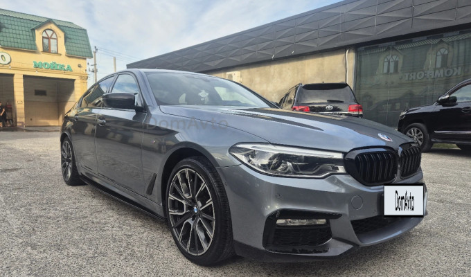 BMW 5 серия 2017 года