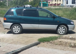 Toyota Picnic 1999 года
