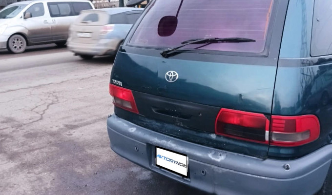 Toyota Estima Emina 1994 года