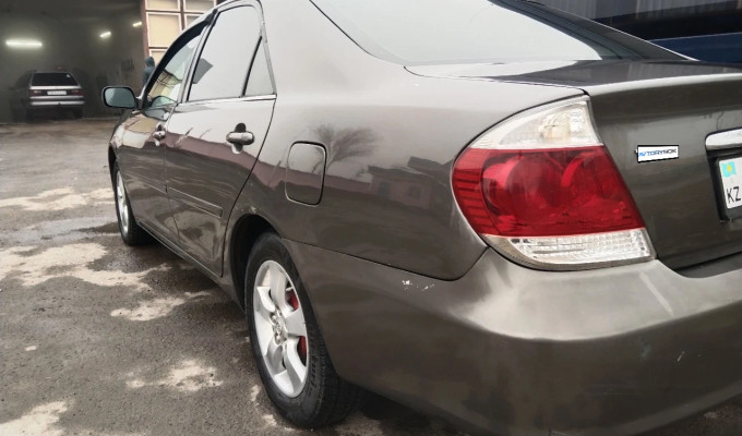 Toyota Camry 2006 года