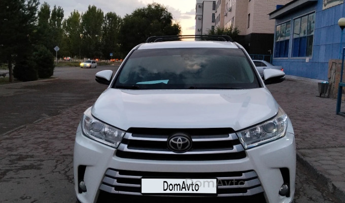 Toyota Highlander 2018 года