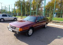 Audi 100 1990 года