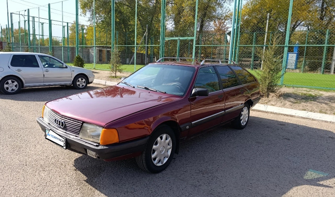 Audi 100 1990 года