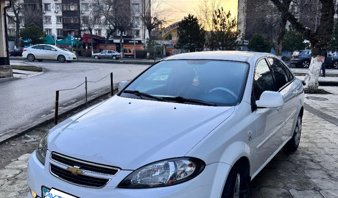 Daewoo Gentra 2014 года