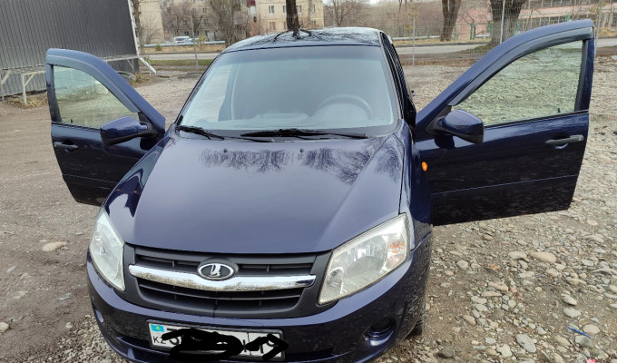 ВАЗ (Lada) Granta 2013 года