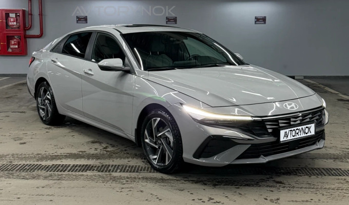 Hyundai Elantra 2024 года