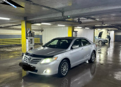 Toyota Camry 2010 года