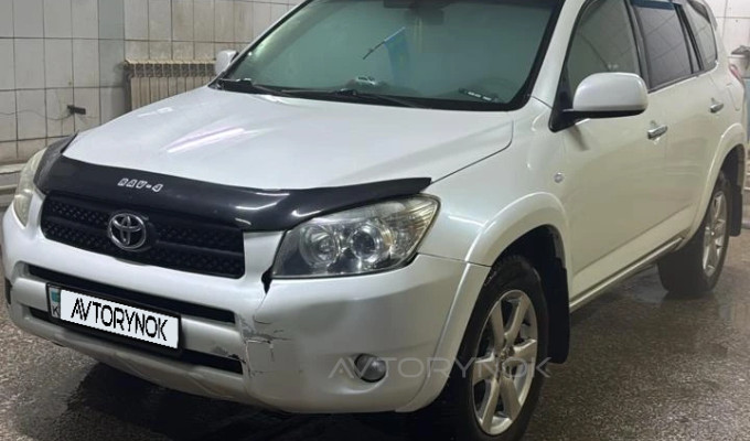Toyota RAV4 2007 года