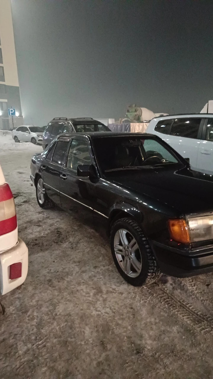Mercedes-Benz E-Class, 1993