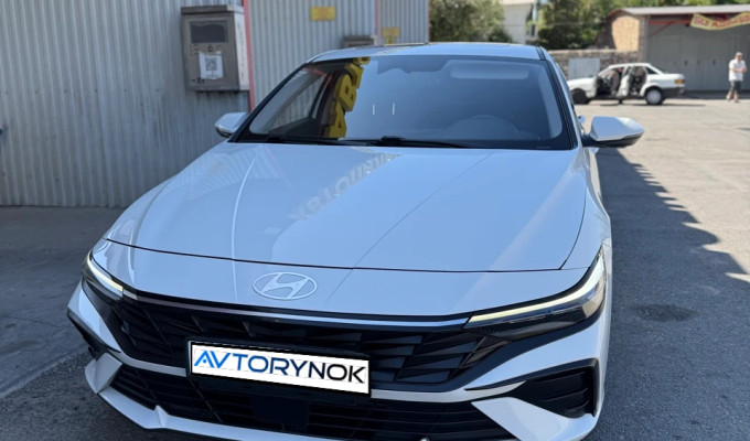 Hyundai Elantra 2024 года
