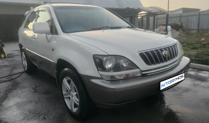 Toyota Harrier 1999 года