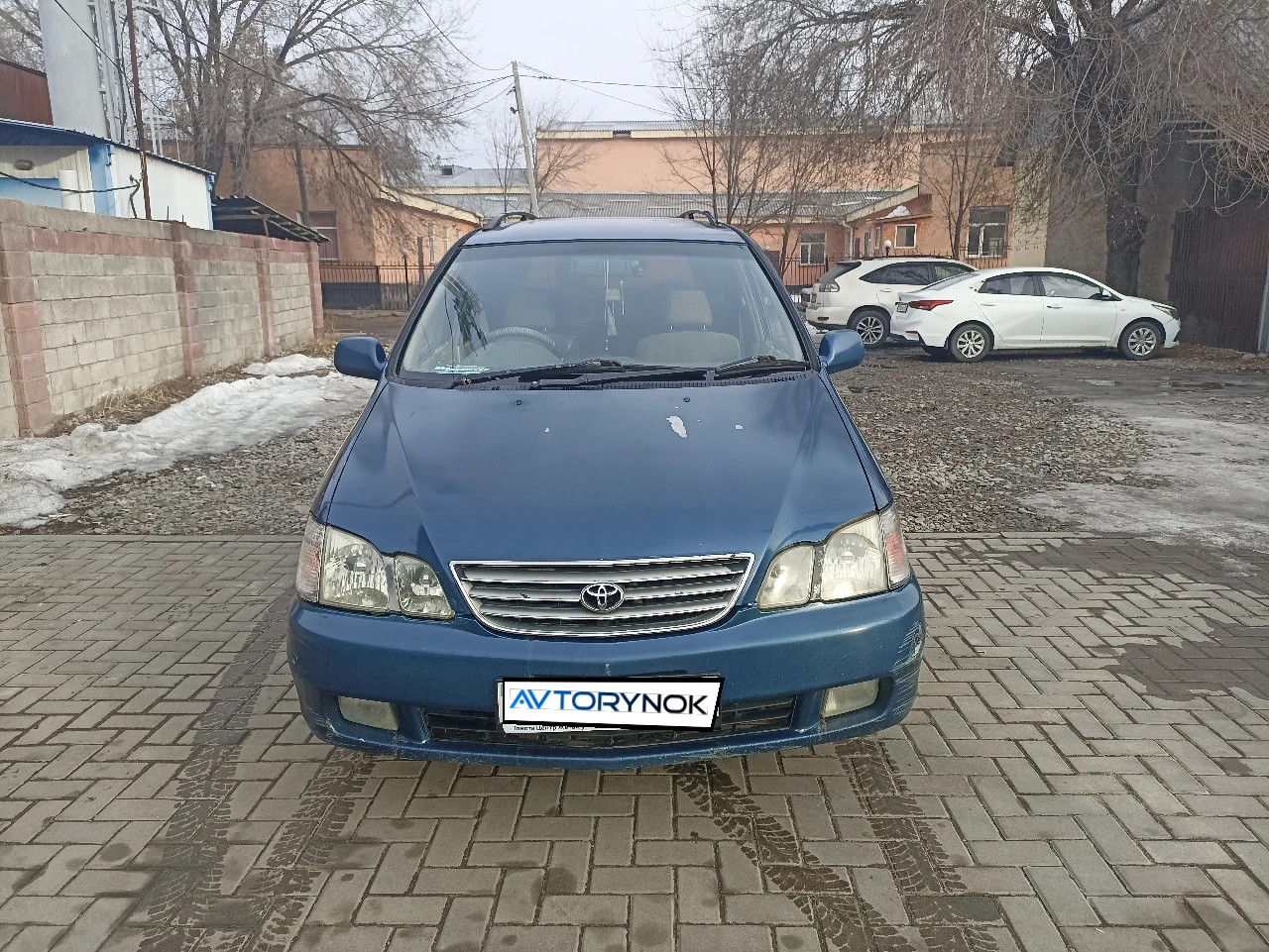 Toyota Gaia, 1998